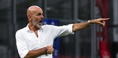 AC Milan extends coach Pioli's contract for two years