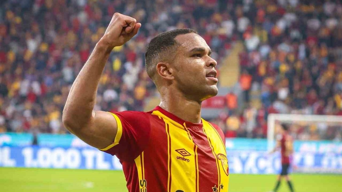 Göztepe'nin yıldızı Juan!