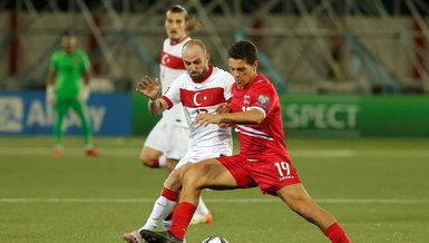 Sağ açıkta başladı sol bekte bitirdi