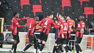İç sahada kral
