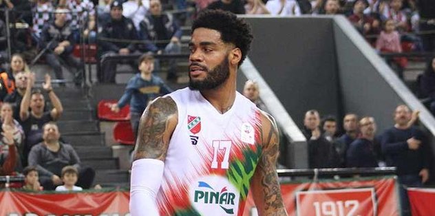 Pınar Karşıyaka DJ Kennedy ile 2 yıllık sözleşme yeniledi