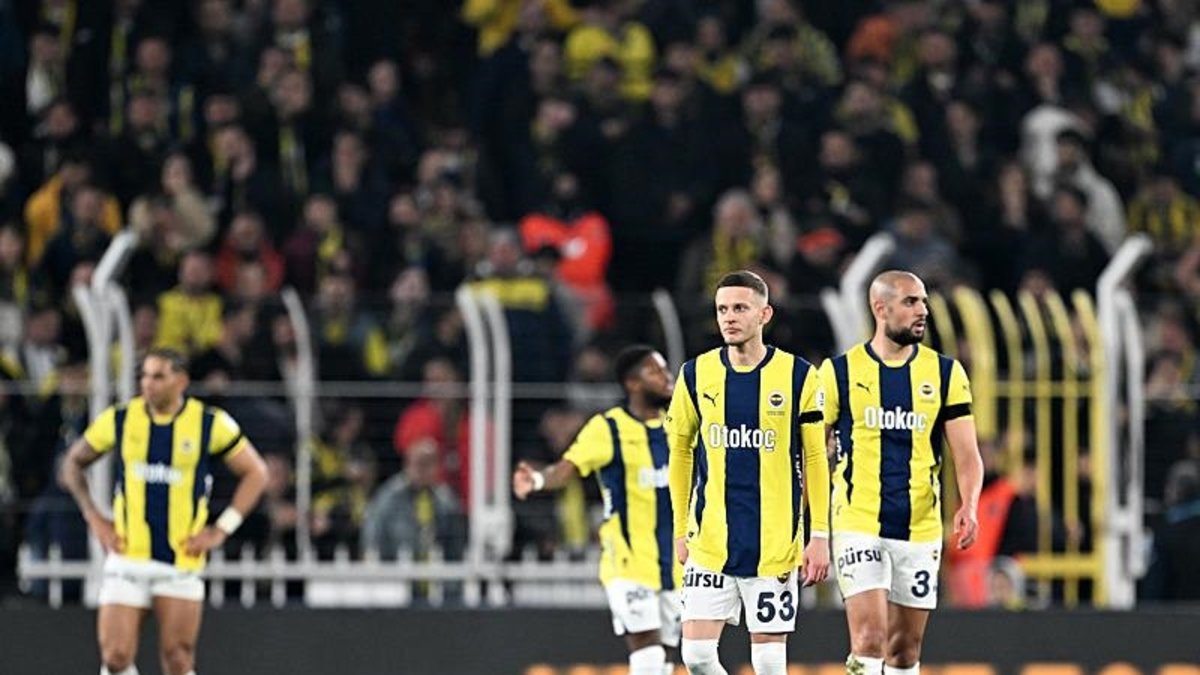 Fenerbahçe'nin golü ofsayta takıldı! İşte o pozisyon Fenerbahçe'nin golü ofsayta takıldı! İşte o pozisyon