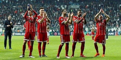 Bayernli futbolcular tribünleri alkışları