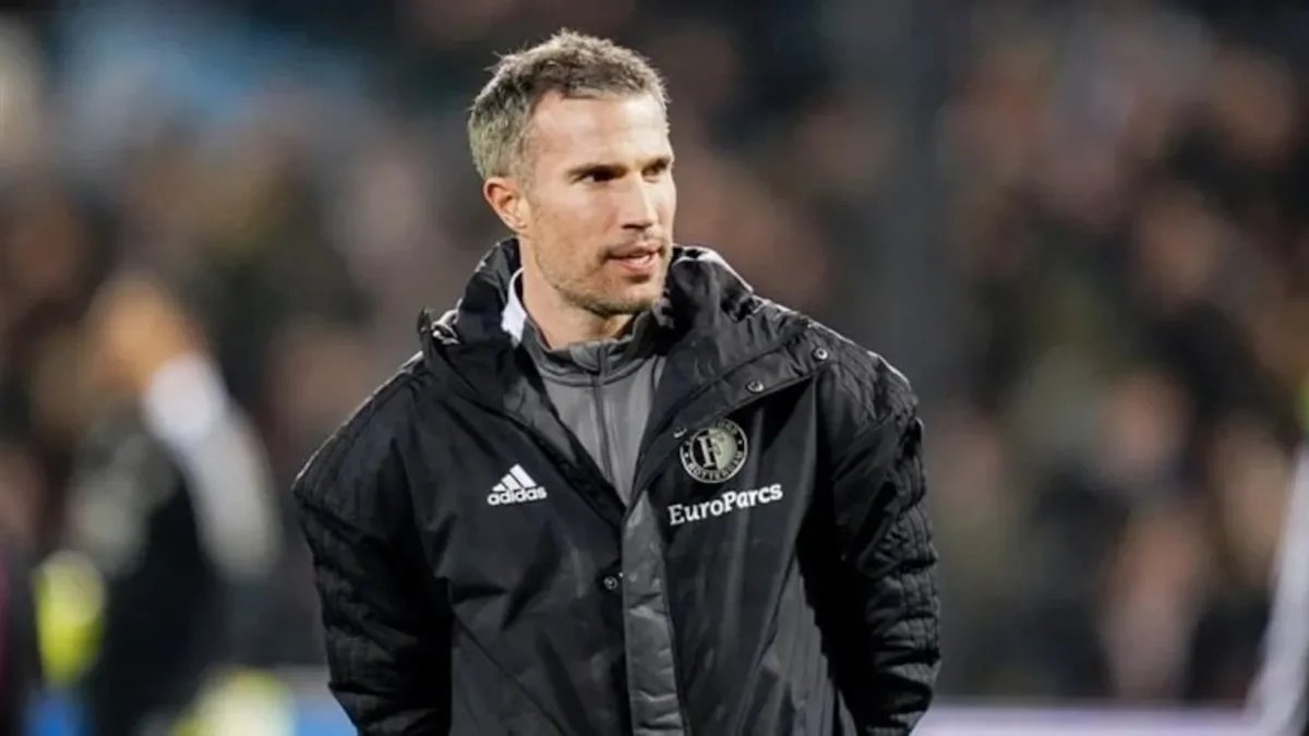 Feyenoord cephesinden Fenerbahçe'ye büyük müjde! Van Persie duyurdu Feyenoord cephesinden Fenerbahçe'ye büyük müjde! Van Persie duyurdu