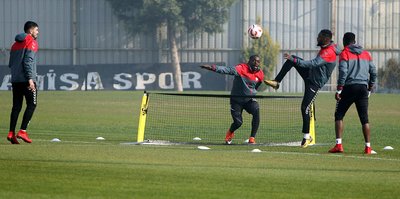 Manisaspor sürpriz peşinde