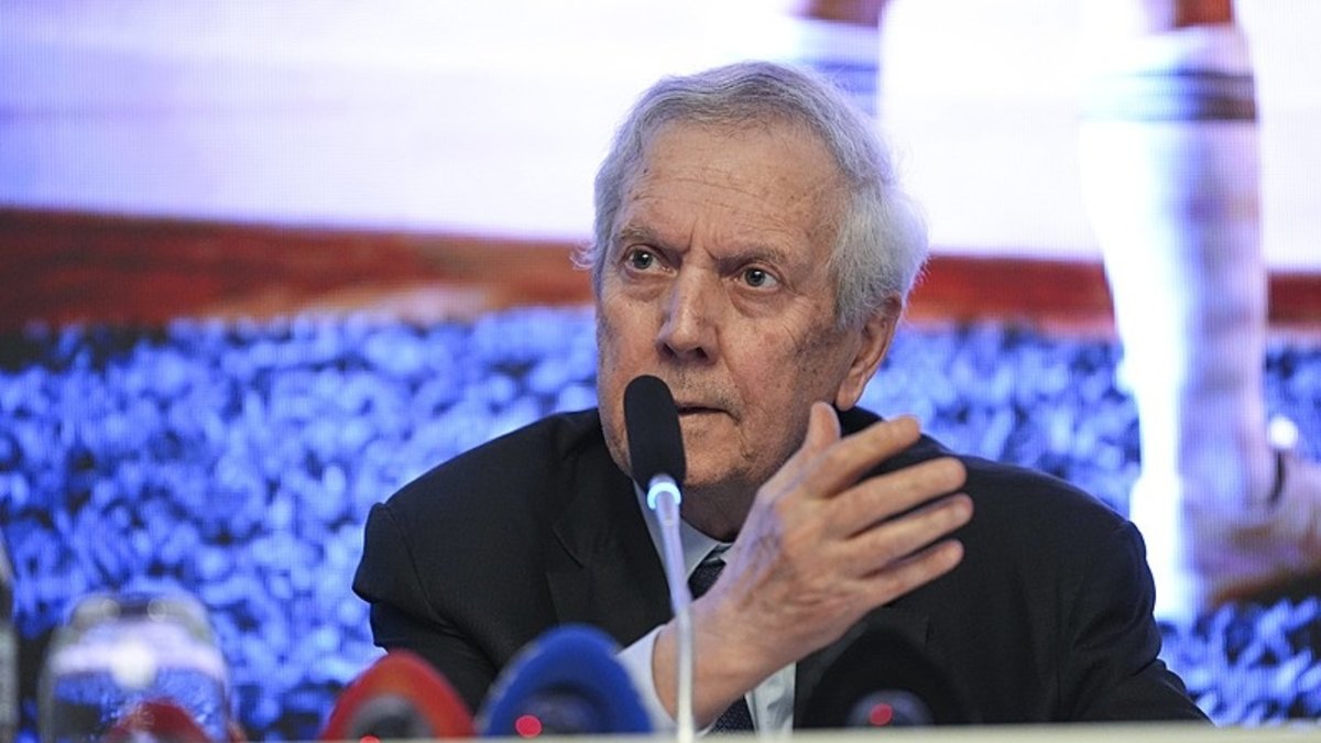 Aziz Yıldırım'dan transfer açıklaması: 2 forvet alacağım