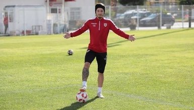 14 golün 4 tanesini frikikten attı