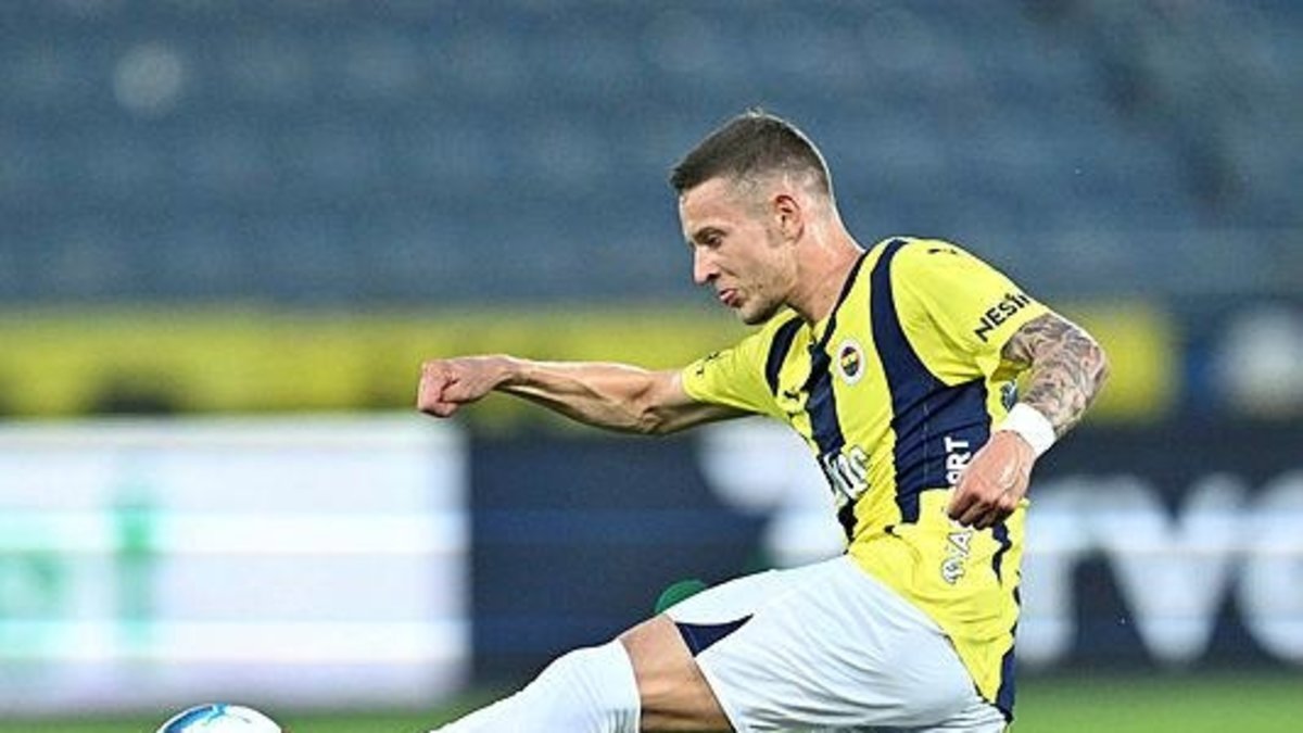 Sebastian görüşme odasına