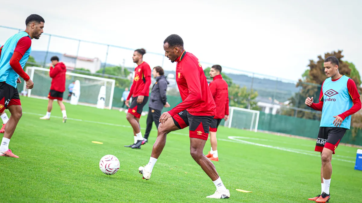 Göztepe'de Fenerbahçe mesaisi sürdü