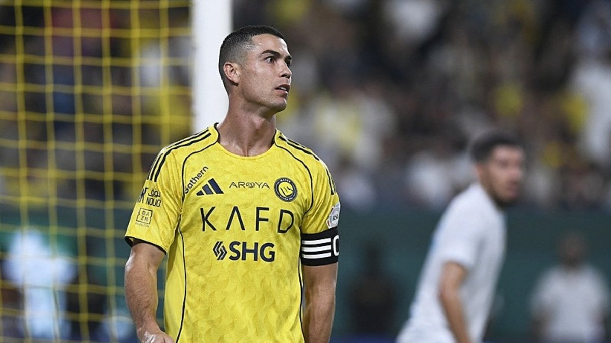 Cristiano Ronaldo’dan Al-Fateh kalesine füze! Cristiano Ronaldo’dan Al-Fateh kalesine füze!