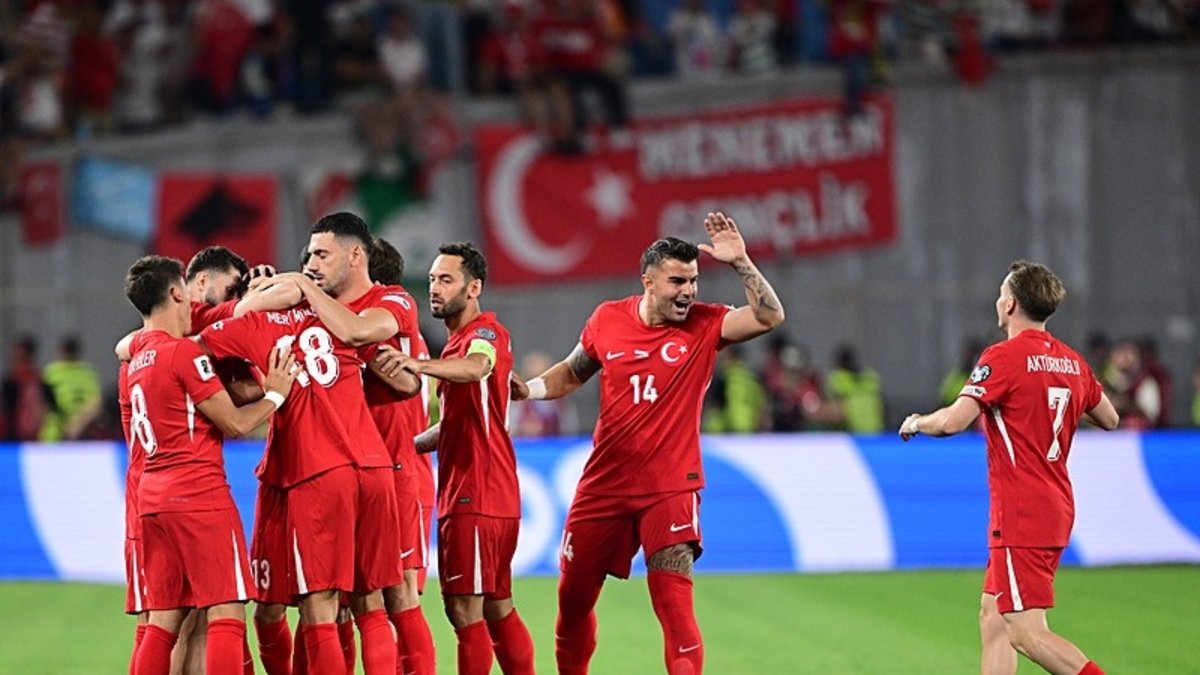 A Milli Takımı'mız fırtına gibi başladı! İşte E Grubu'ndaki puan durumu A Milli Takımı'mız fırtına gibi başladı! İşte E Grubu'ndaki puan durumu