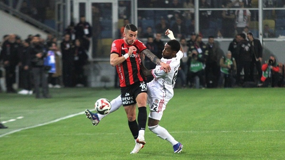 VAR'dan kırmızı kart kararı çıktı! İşte Natura Dünyası Gençlerbirliği-Beşiktaş maçındaki o pozisyon