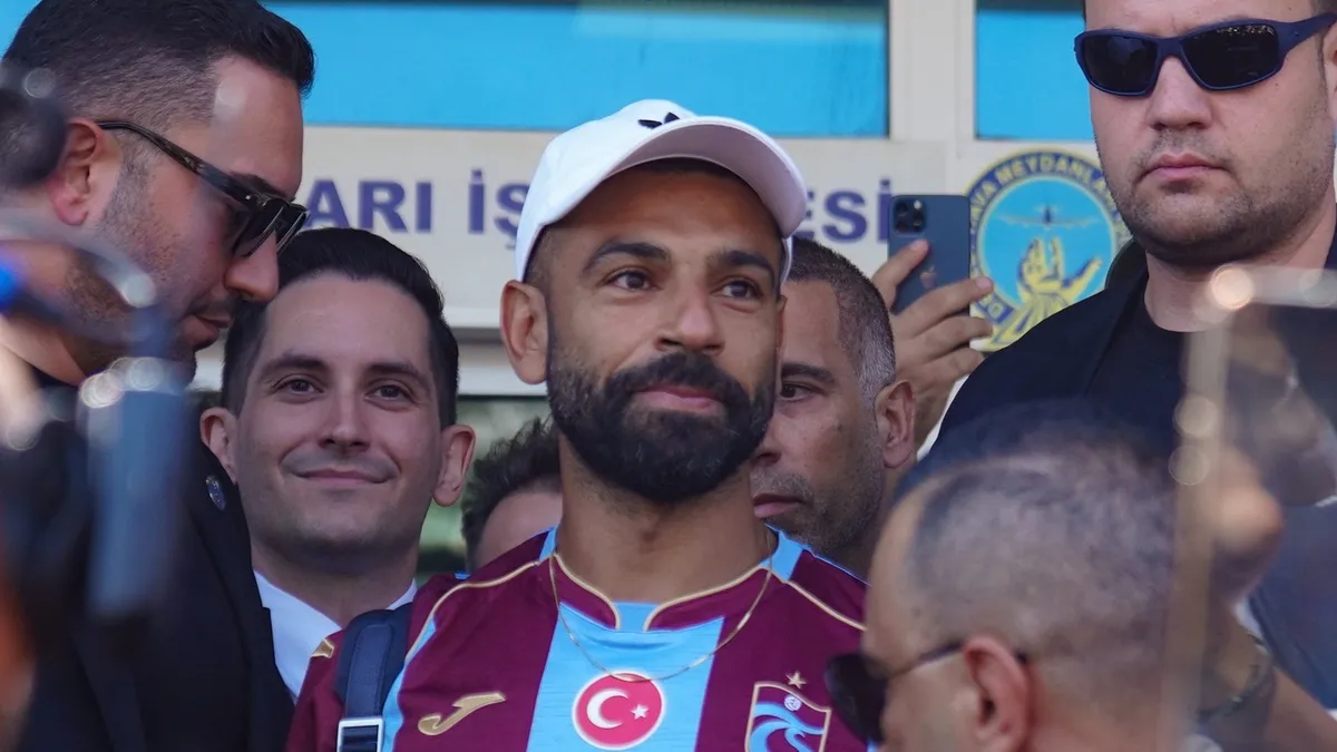 Mohamed Salah kam nach Istanbul und trug das Trikot von Trabzonspor