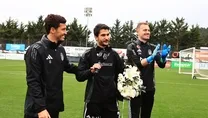 Necip’e çiçekli karşılama