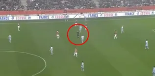 Fransa bu hakemi konuşuyor! Oruç tutan futbolcu için...