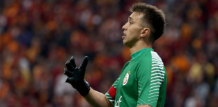 Muslera yandı! Ona da Caner’le aynı ceza