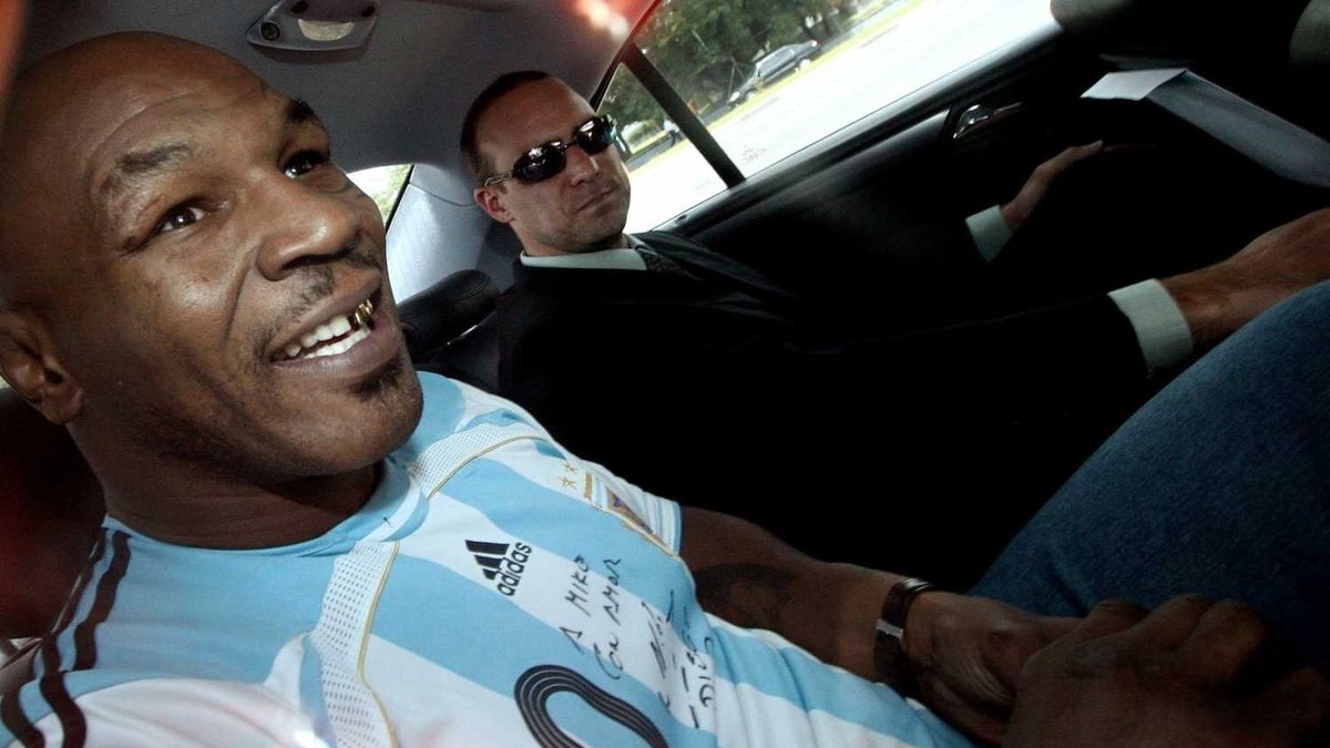 Mike Tyson ringlere geri dönüyor! Rakibi ise...