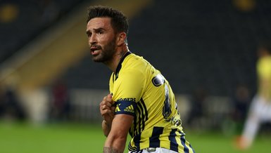 Son dakika FB haberleri | Fenerbahçe Gökhan Gönül ile yollarını ayırdığını duyurdu!