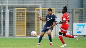 Ozan Kabak sahalara döndü!
