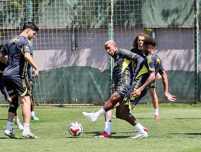 tumosan-konyaspor-fenerbahce-maci-ne-zaman-saati-kanali-ve-muhtemel-11ler-1778304171599.jpeg Tümosan Konyaspor-Fenerbahçe maçından son notlar!