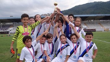 Ünye Futbol Kulübü'nden çifte şampiyonluk!