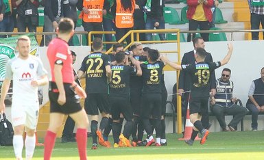 Akhisar - Başakşehir maçından kareler