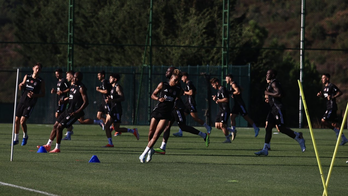 Beşiktaş'a Necip Uysal'dan kötü haber!