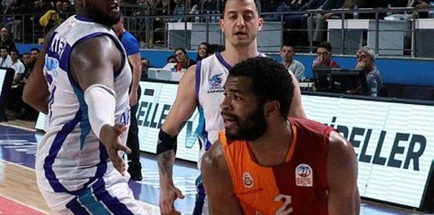 Galatasaray deplasmanda güldü