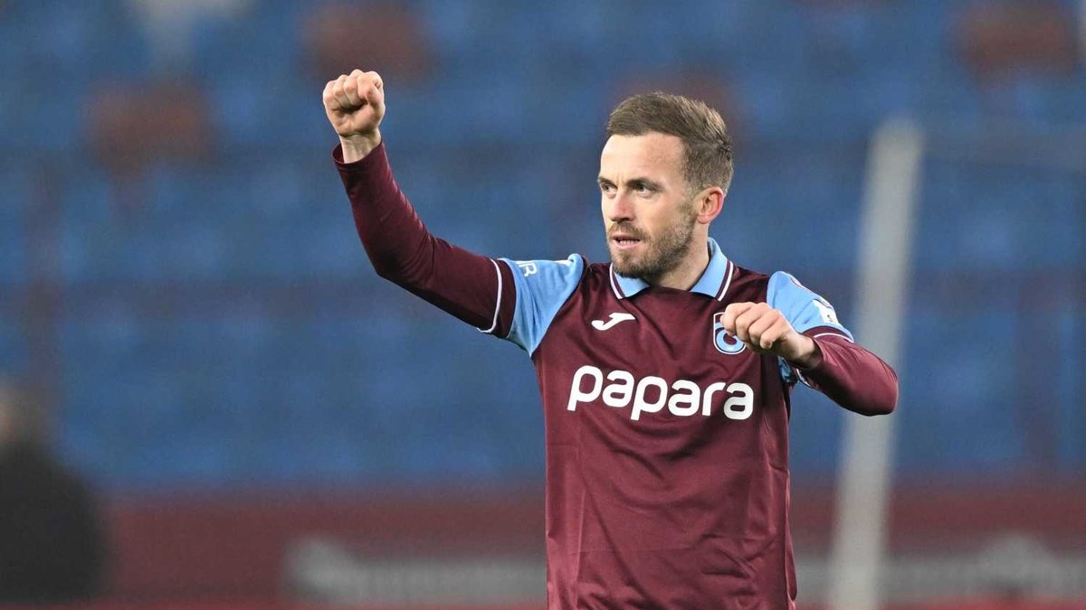 Trabzonspor'un yıldızı Edin Visca'ya diplomatik pasaport verildi