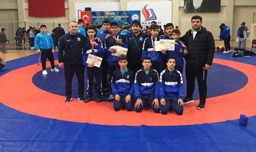 Yunusemreli güreşçiler Muğla’da madalyaları topladı