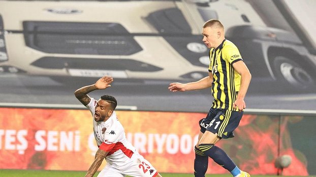 Fenerbahçeli Szalai'den müthiş müdahale #