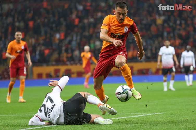 SPOR HABERİ - Galatasaray'da Sneijder'in ardından bir ilk! Morutan...
