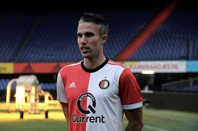 Robin van Persie Fenerbahçe’nin transferine engel oldu!