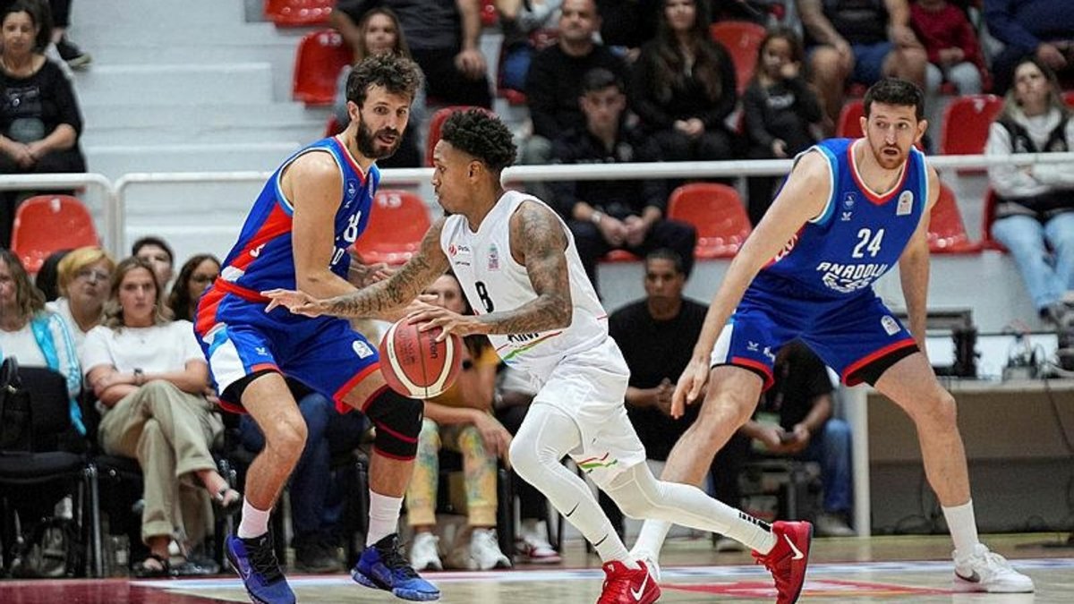 Anadolu Efes’in konuğu Barça