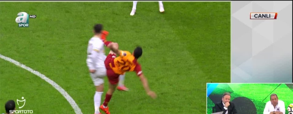 Erman Toroğlu: Hakem Emre'ye kırmızı kart veremez çünkü ...
