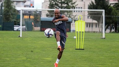 Son dakika spor haberi: Trabzonspor'un gol sigortası Nwakaeme! Galatasaray derbisine hazırlanıyor (TS spor haberi)