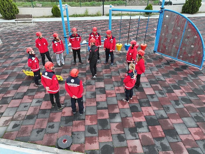 deprem-tatbikati-ertelendi-mi-26-kasim-marmara-depremi-tatbikati-ne-zaman-1764127858894.jpeg Büyük Marmara Depremi tatbikatı ertelendi mi?