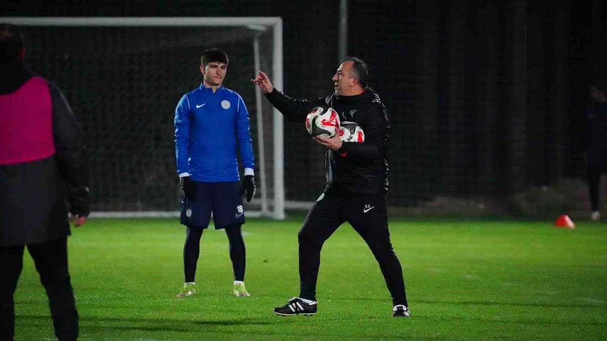 Çaykur Rizespor Antalya kampında!