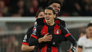 Milli futbolcu Enes Ünal sezonu kapattı!