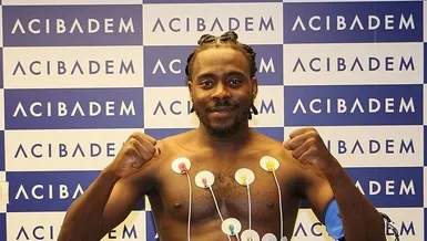 Osayi Samuel ve Djiku sevinci