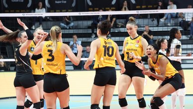 VakıfBank 3-0 Sport Center MAÇ SONUCU - ÖZET VakıfBank galibiyetle başladı!
