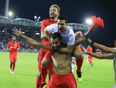 Alvaro Negredo golü attı oyundan atıldı! Sosyal medyayı salladı!