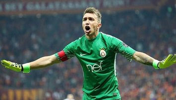 Muslera’ya bir haller oldu!