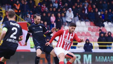 Boluspor-Pendikspor maçında ilginç olay! Yanlışlıkla gol attı