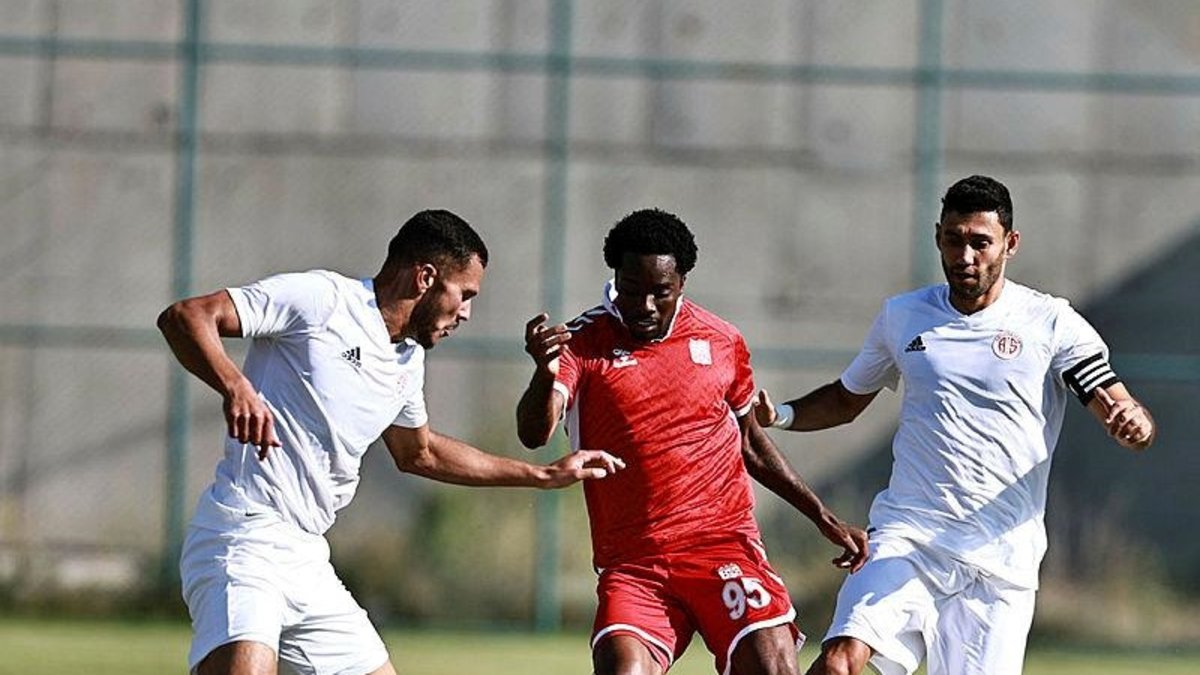 Antalyaspor 0-1 Sivasspor (MAÇ SONUCU - ÖZET)