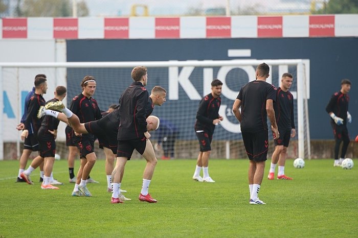 samsunspor-hamrun-spartans-maci-hangi-kanalda-1762424295212.jpeg Samsunspor - Hamrun Spartans maçı muhtemel 11