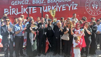 Sesi Görenler Milli Futbol Takımı'na Ankara'da coşkulu karşılama