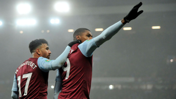 İngiltere Lig Kupası'nda ilk yarı finalist Aston Villa