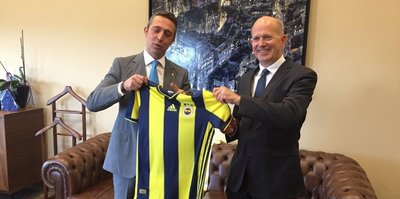 Birleşik Krallık Büyükelçisi Sir Dominick Chilcott Fenerbahçeli oldu