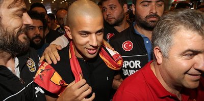 Galatasaray, Feghouli'yi KAP'a bildirdi!